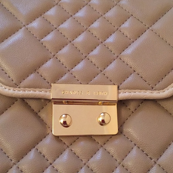 Beige charles keith shoulder bag - Picture 2 of 5